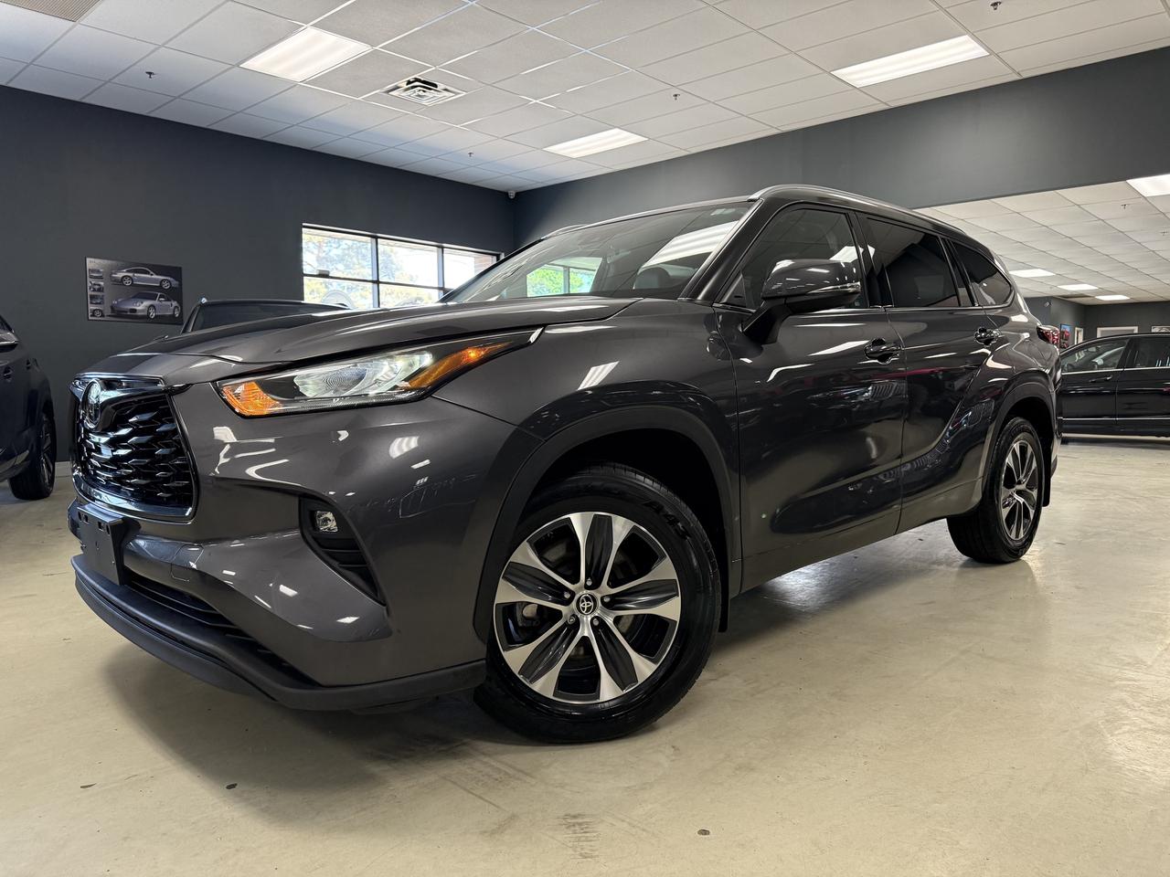 2021 Toyota Highlander XLE AWD**NO ACCIDENTS** Photo