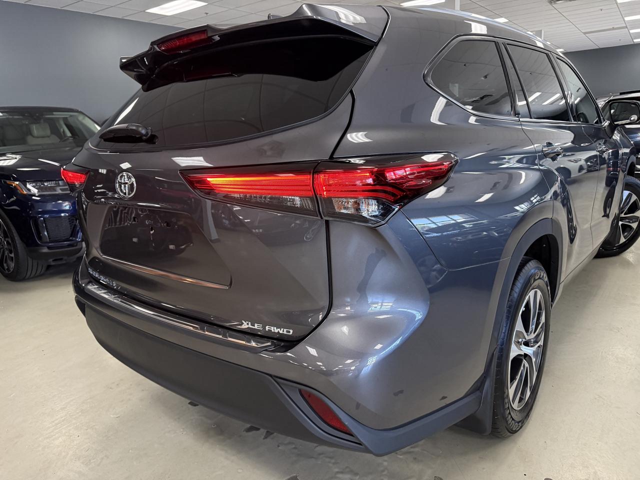 2021 Toyota Highlander XLE AWD**NO ACCIDENTS** Photo