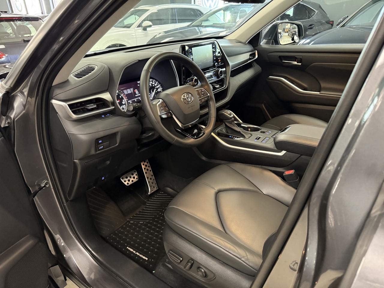 2021 Toyota Highlander XLE AWD**NO ACCIDENTS** Photo