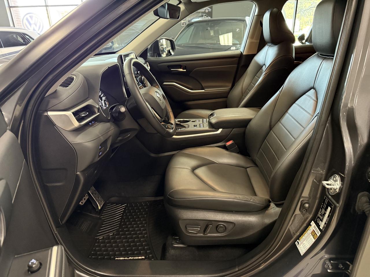 2021 Toyota Highlander XLE AWD**NO ACCIDENTS** Photo