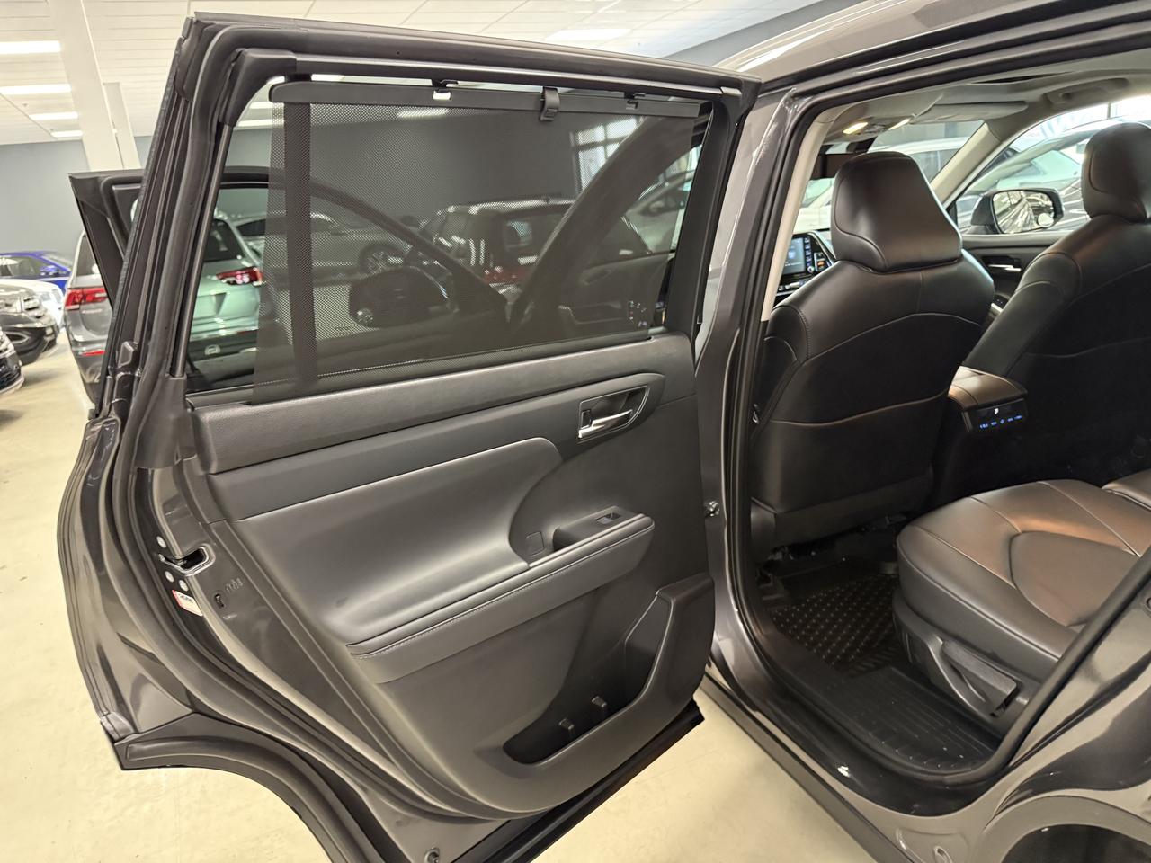 2021 Toyota Highlander XLE AWD**NO ACCIDENTS** Photo