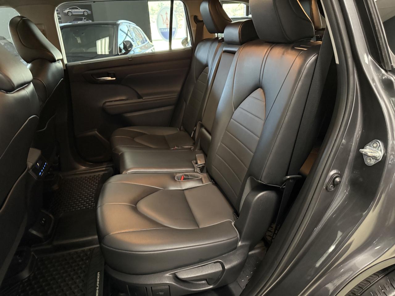 2021 Toyota Highlander XLE AWD**NO ACCIDENTS** Photo
