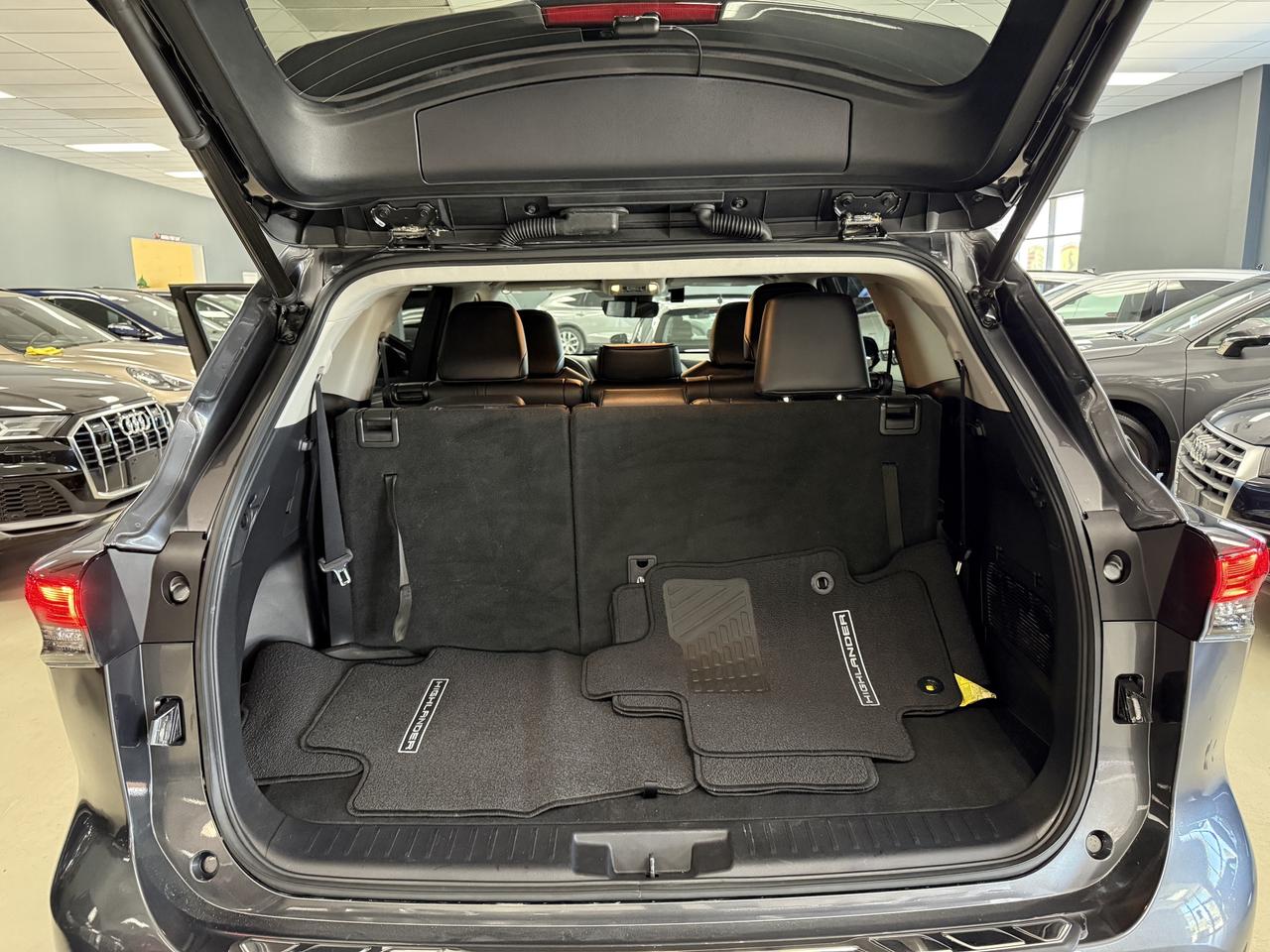 2021 Toyota Highlander XLE AWD**NO ACCIDENTS** Photo
