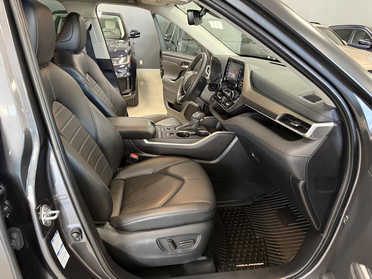 2021 Toyota Highlander XLE AWD**NO ACCIDENTS** Photo