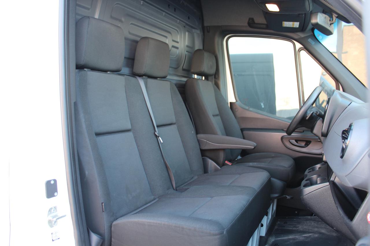 2021 Mercedes-Benz Sprinter Cargo Van 170" - "FULL SIZE" - "3 SEATER" - "DIESEL" Photo2