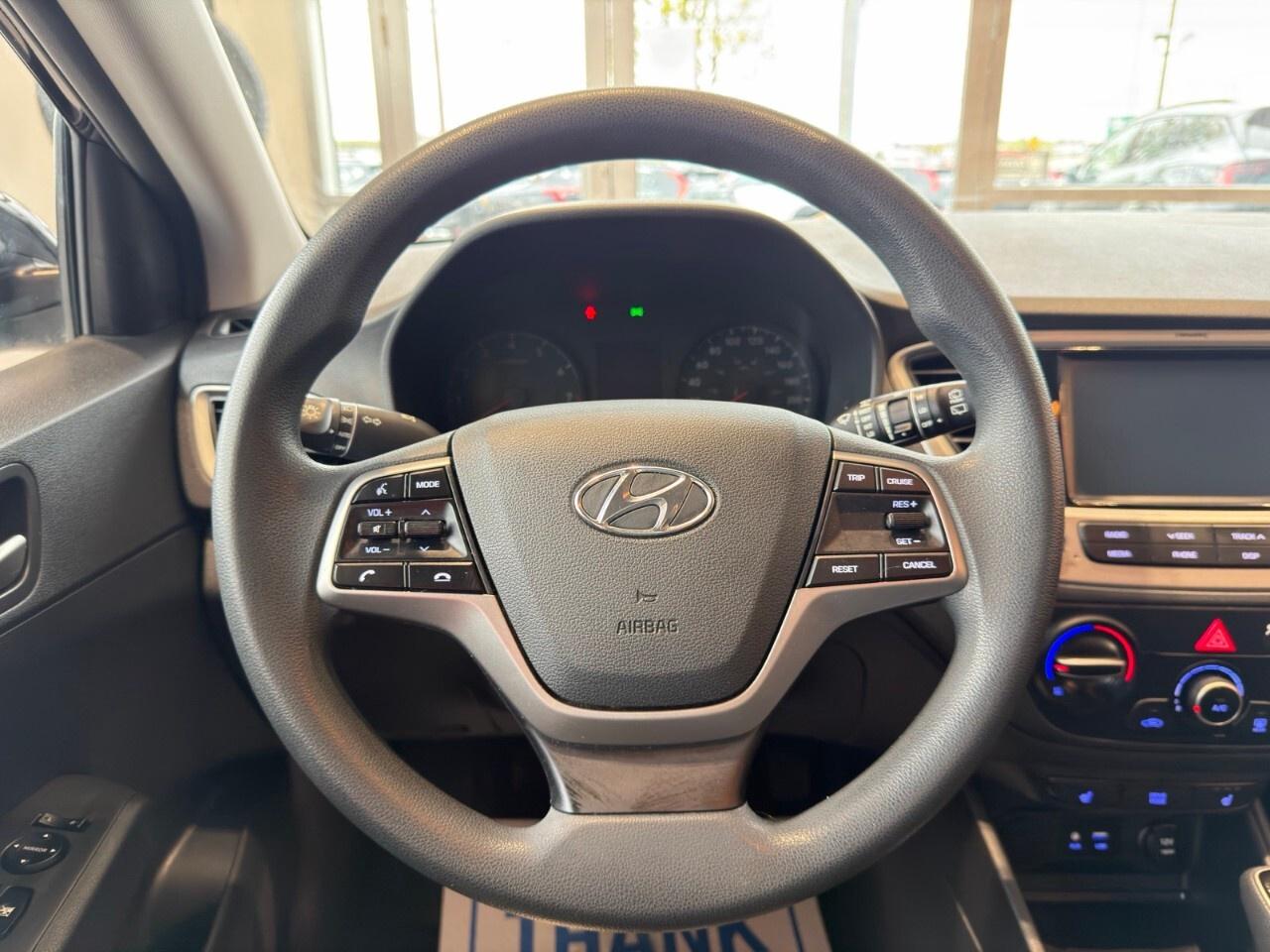 2020 Hyundai Accent 5 Door Preferred IVT Photo