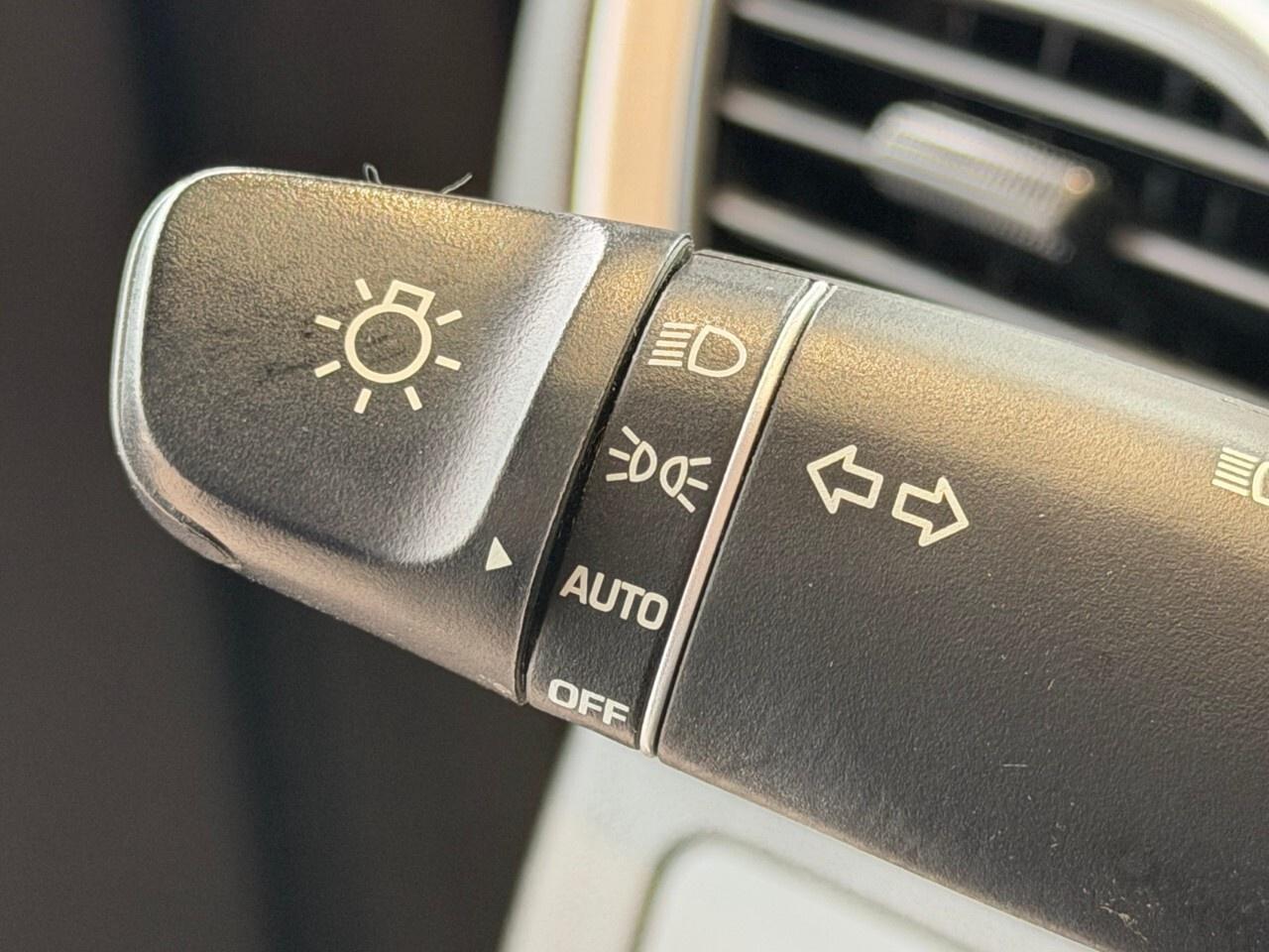 2020 Hyundai Accent 5 Door Preferred IVT Photo