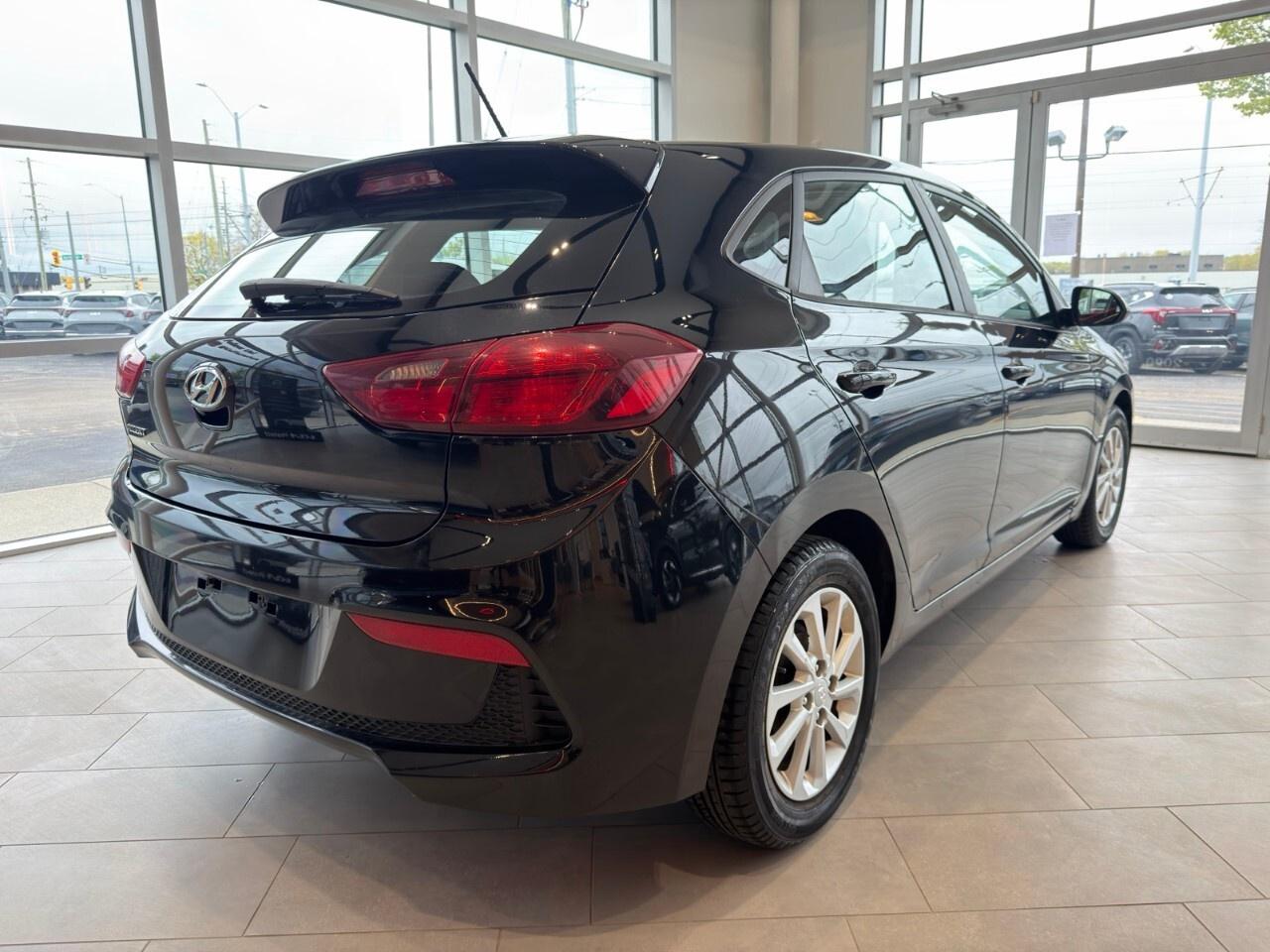 2020 Hyundai Accent 5 Door Preferred IVT Photo