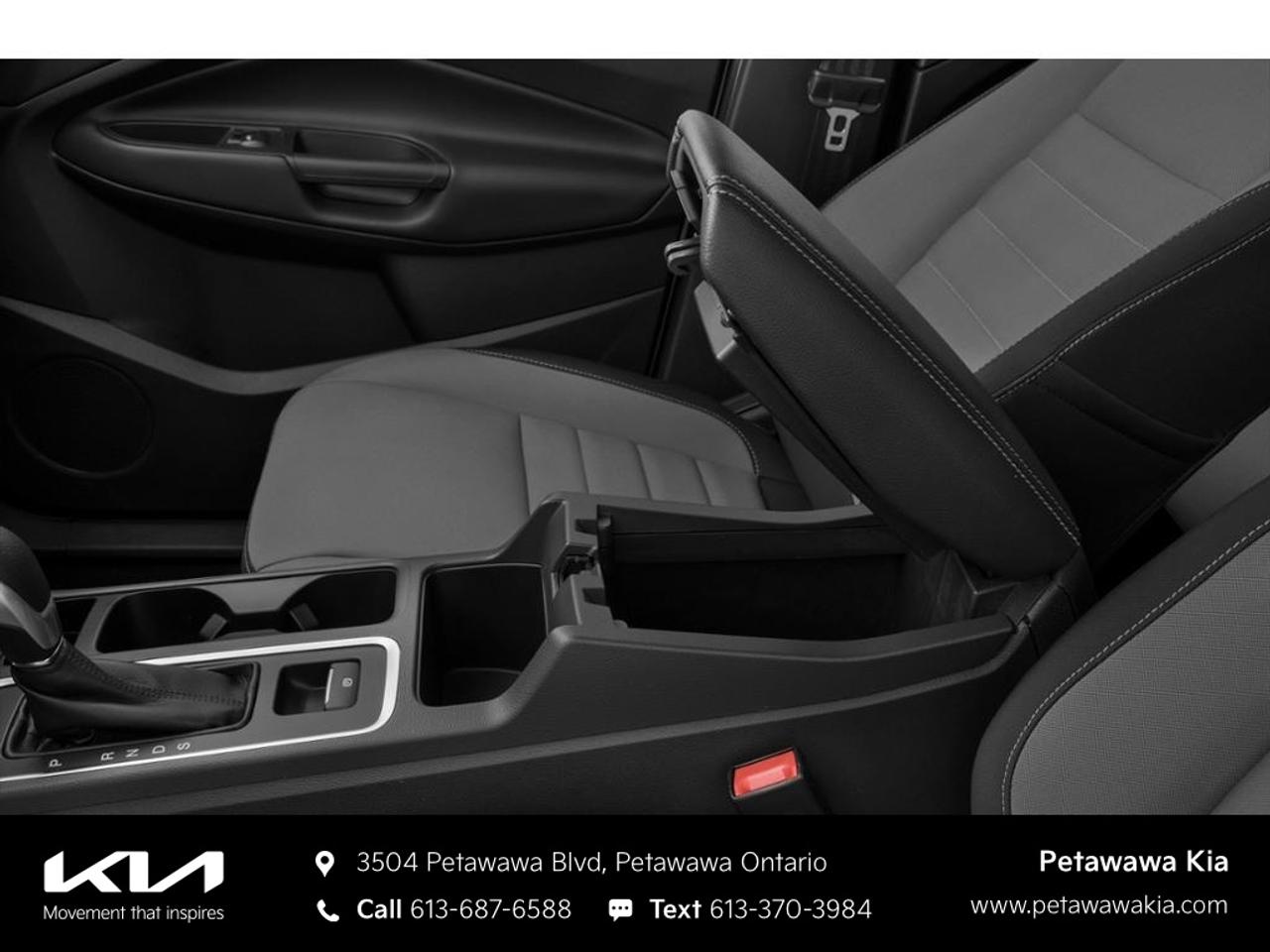 2017 Ford Escape SE 4dr Front-wheel Drive Photo