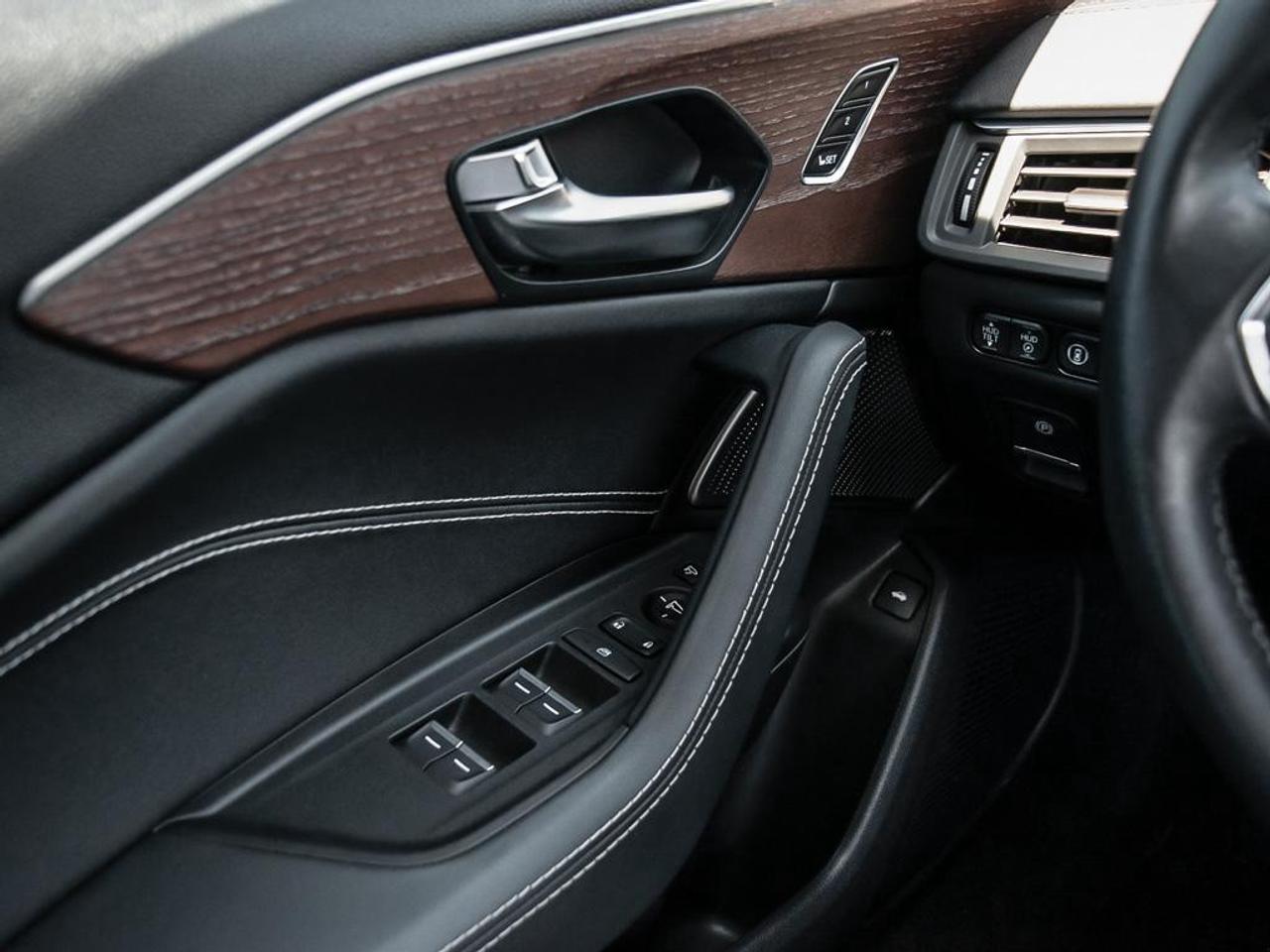 2023 Acura TLX Platinum Elite 4dr SH-AWD Sedan Photo