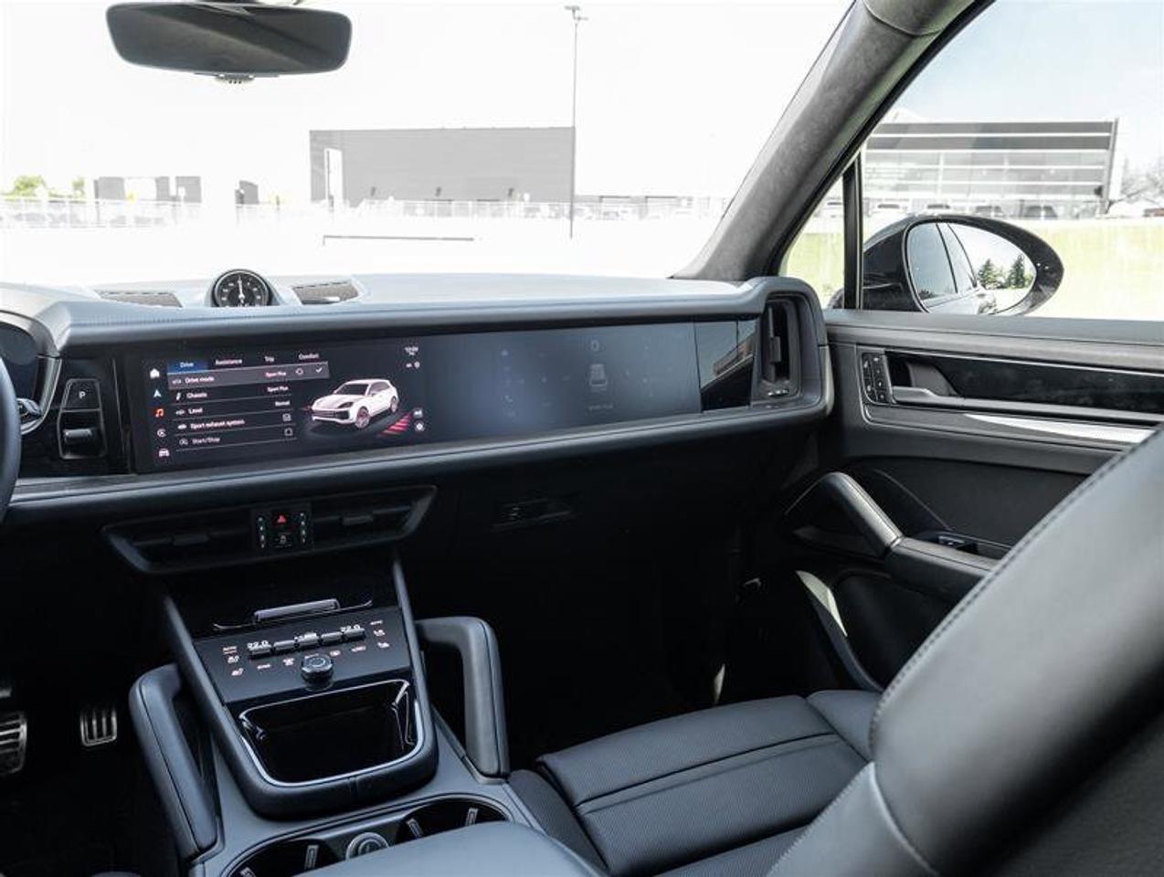 2025 Porsche Cayenne GTS AWD Premium Pkg Plus Rear Axle Steering Techno Photo