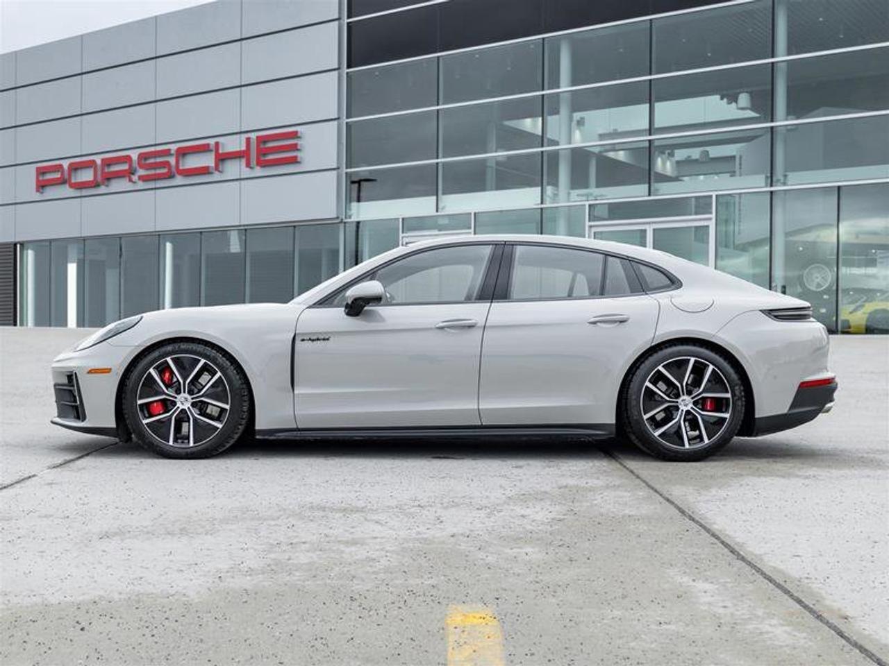 2025 Porsche Panamera 4S E-Hybrid Photo