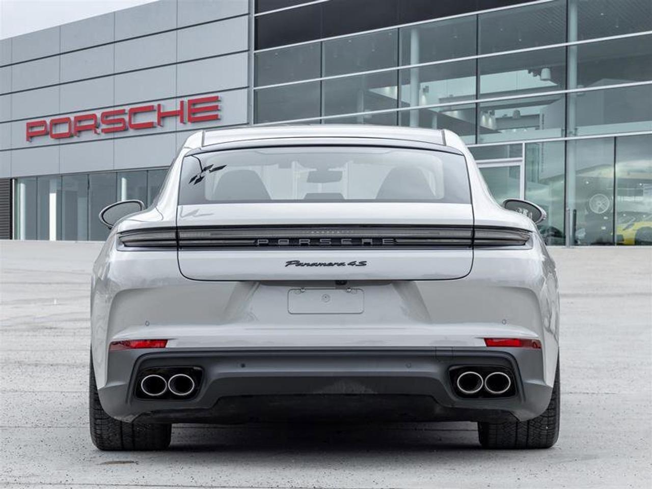 2025 Porsche Panamera 4S E-Hybrid Photo