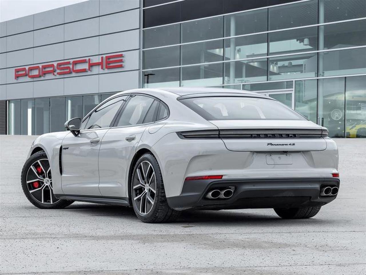 2025 Porsche Panamera 4S E-Hybrid Photo