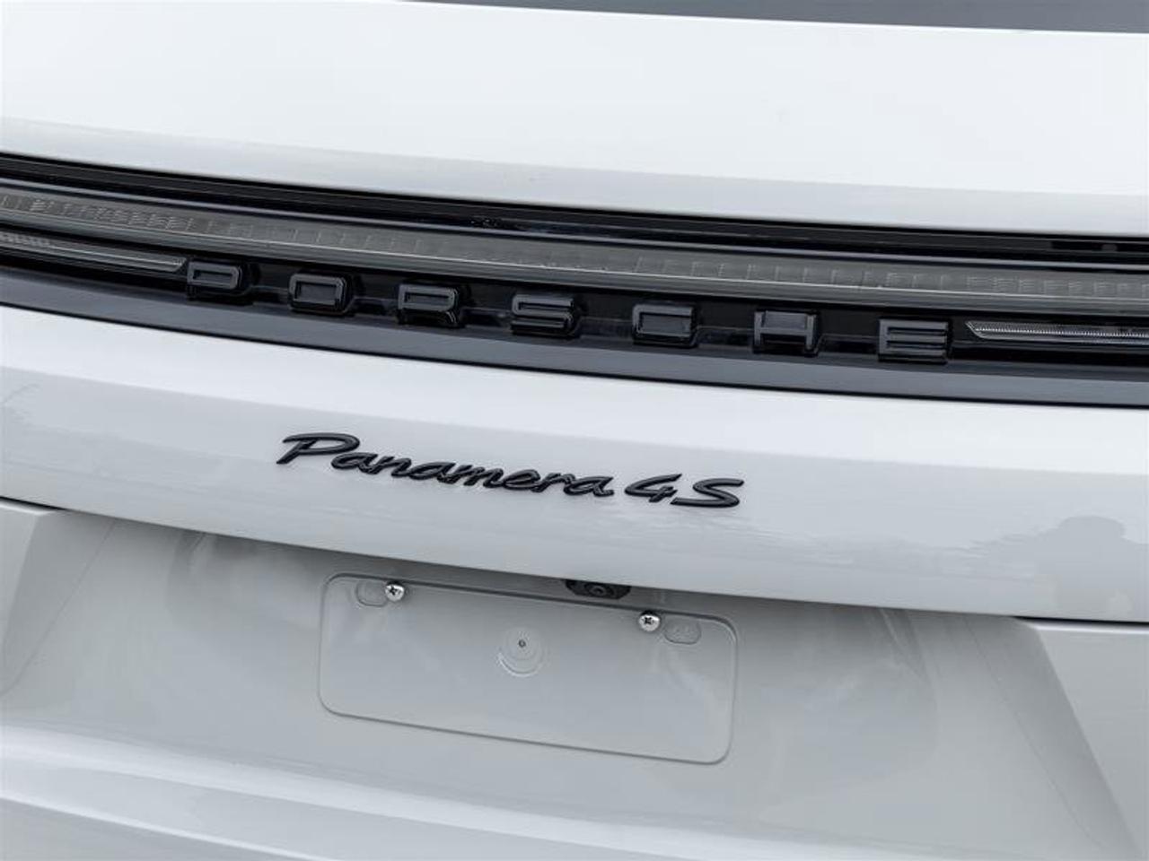 2025 Porsche Panamera 4S E-Hybrid Photo