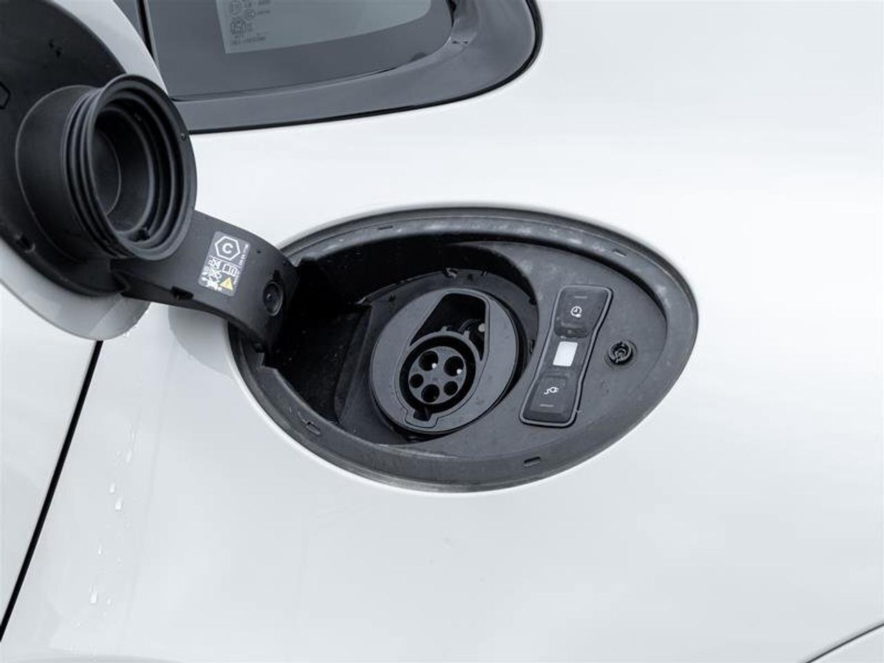 2025 Porsche Panamera 4S E-Hybrid Photo
