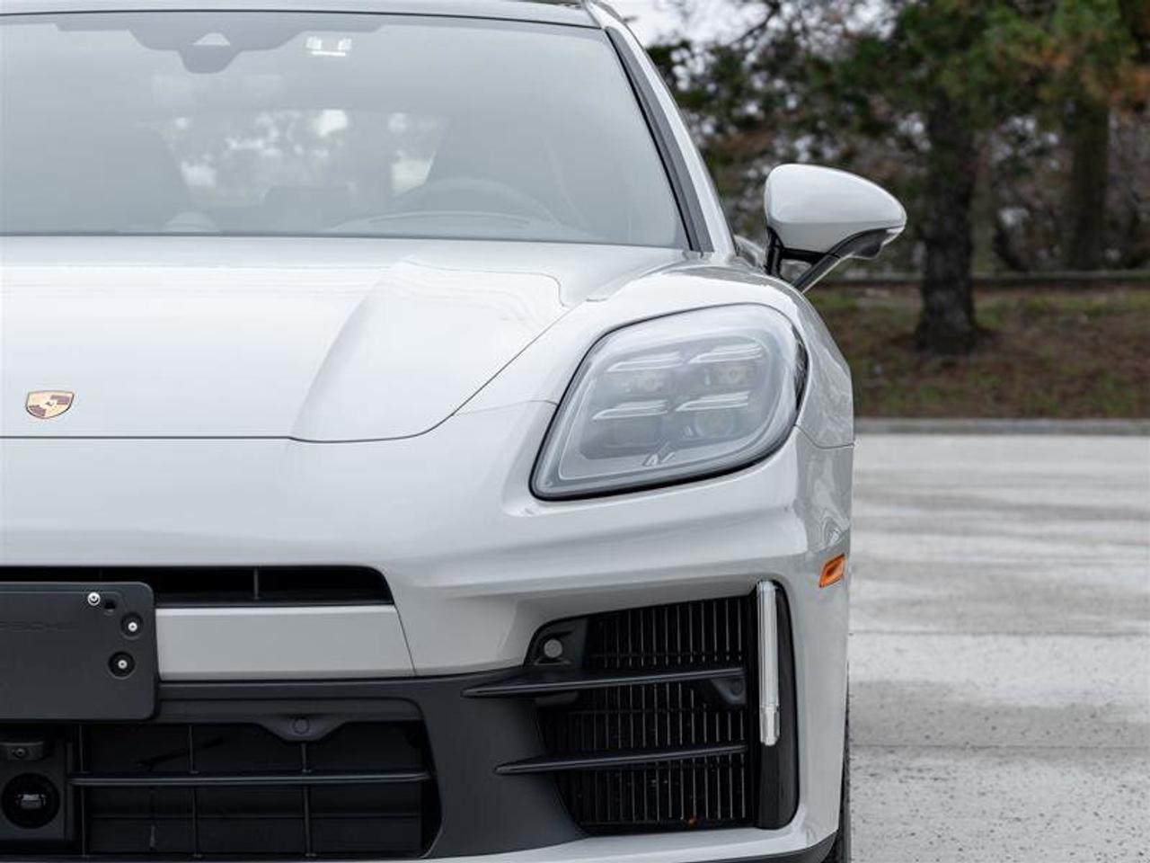 2025 Porsche Panamera 4S E-Hybrid Photo