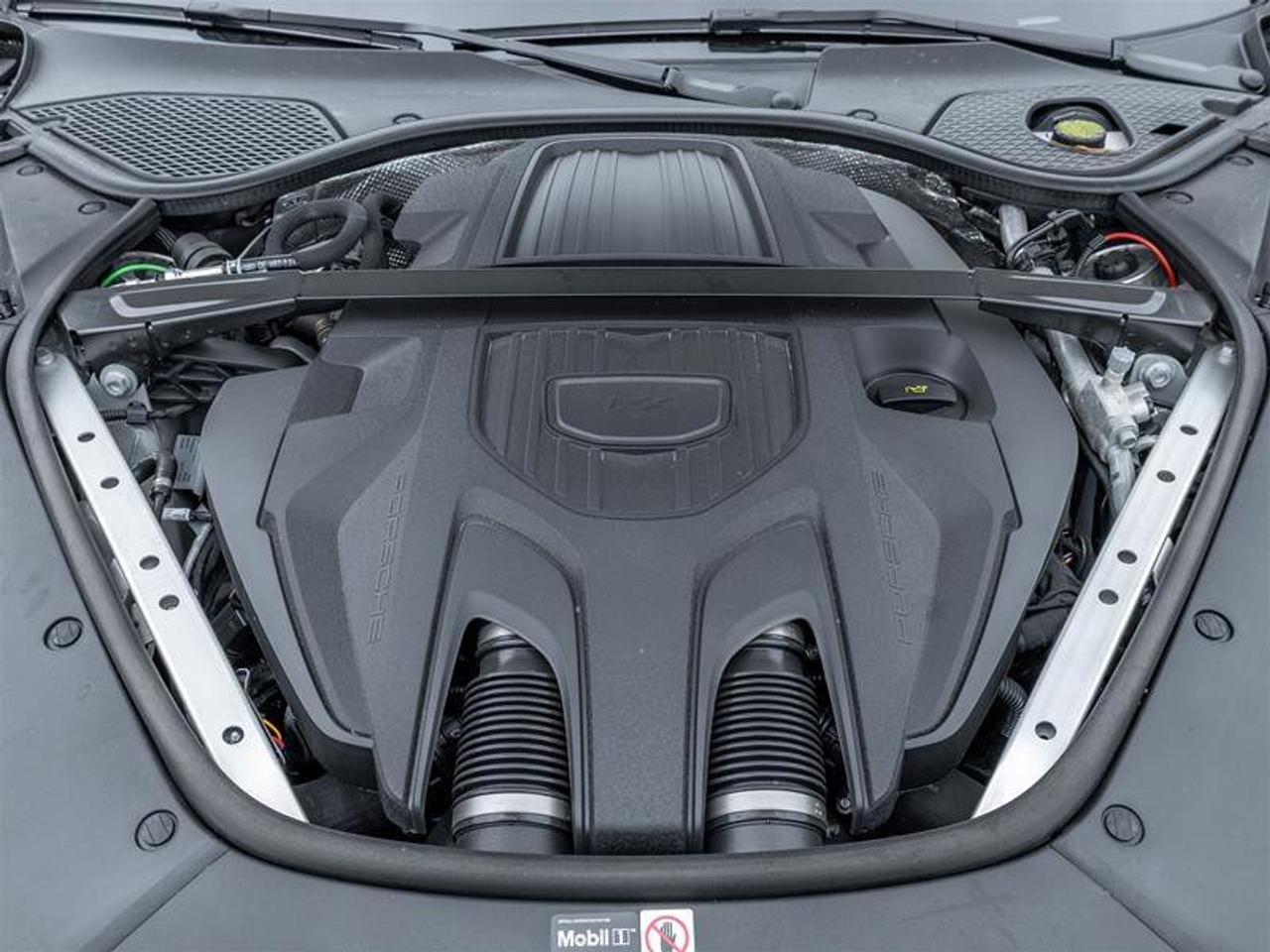2025 Porsche Panamera 4S E-Hybrid Photo