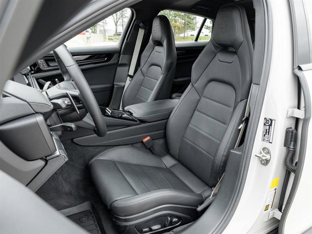 2025 Porsche Panamera 4S E-Hybrid Photo