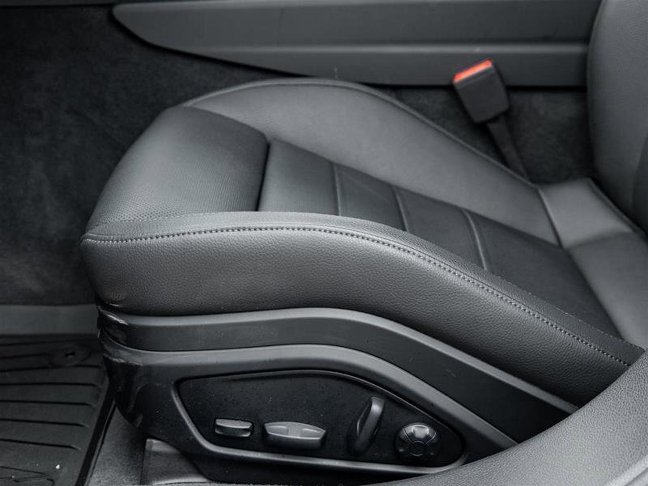 2025 Porsche Panamera 4S E-Hybrid Photo