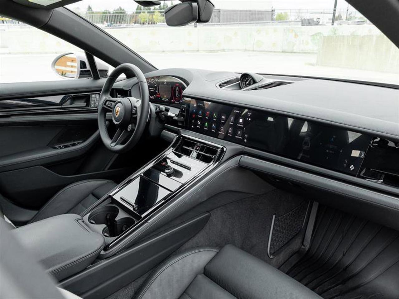 2025 Porsche Panamera 4S E-Hybrid Photo