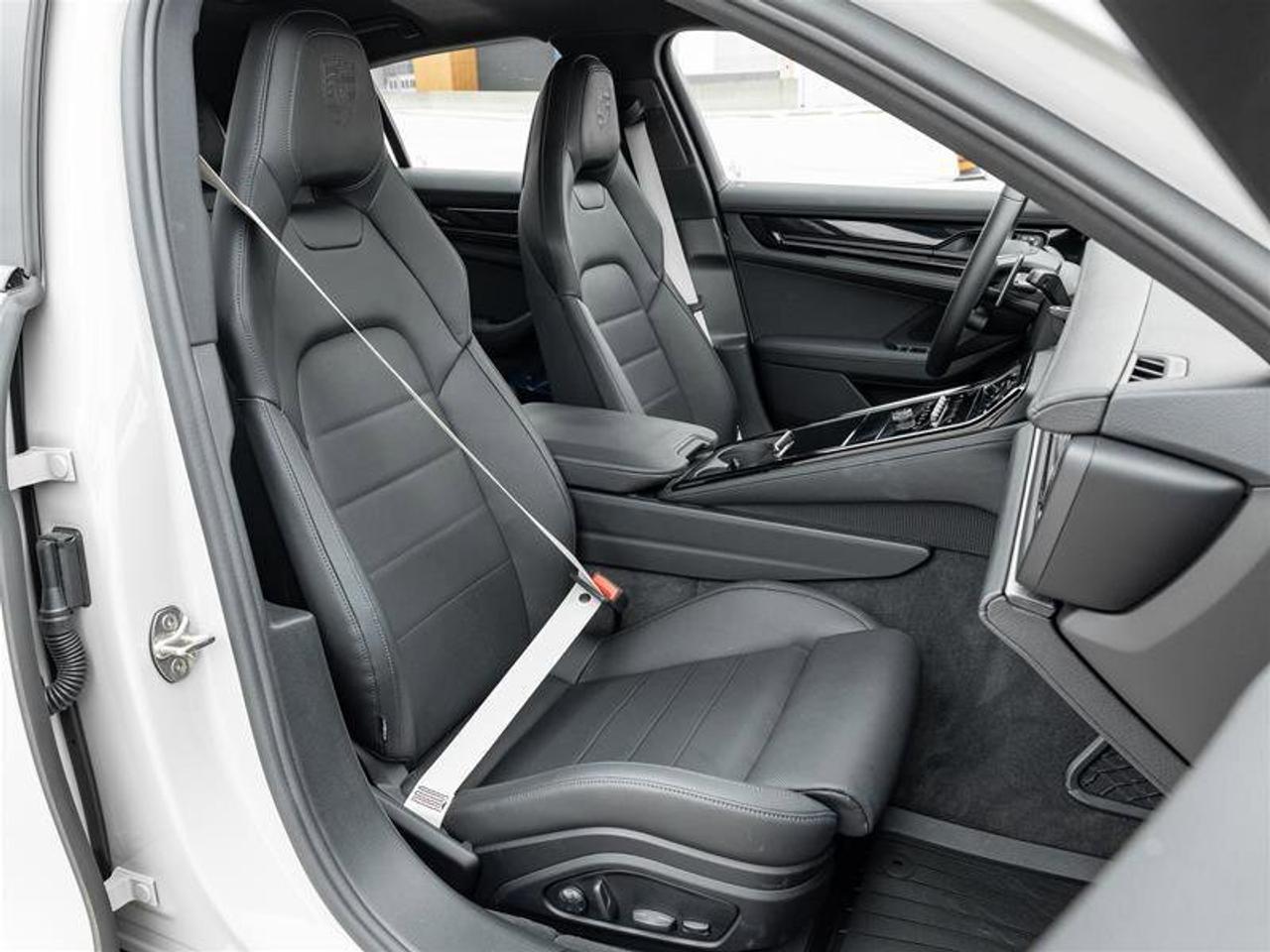 2025 Porsche Panamera 4S E-Hybrid Photo
