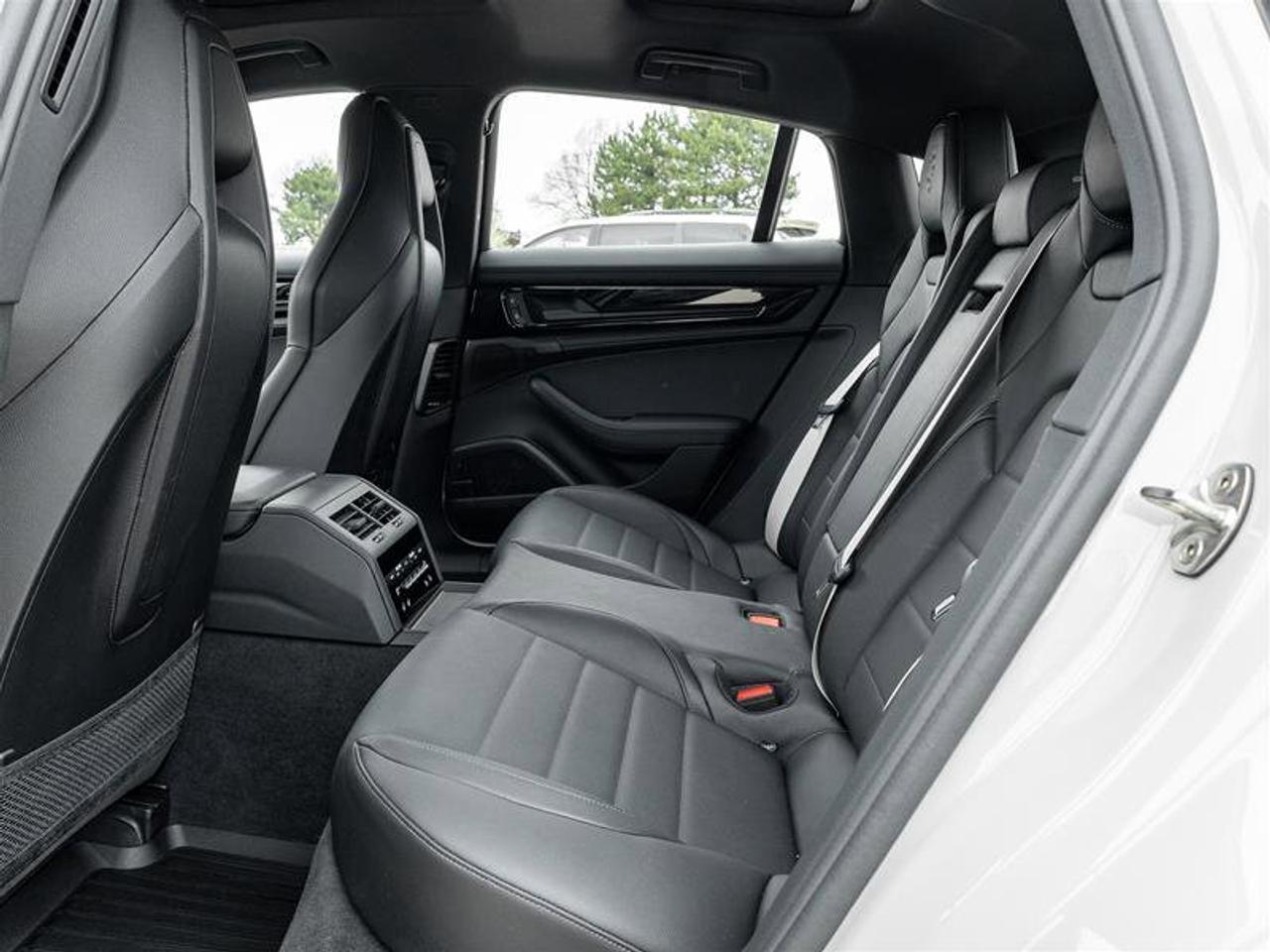 2025 Porsche Panamera 4S E-Hybrid Photo