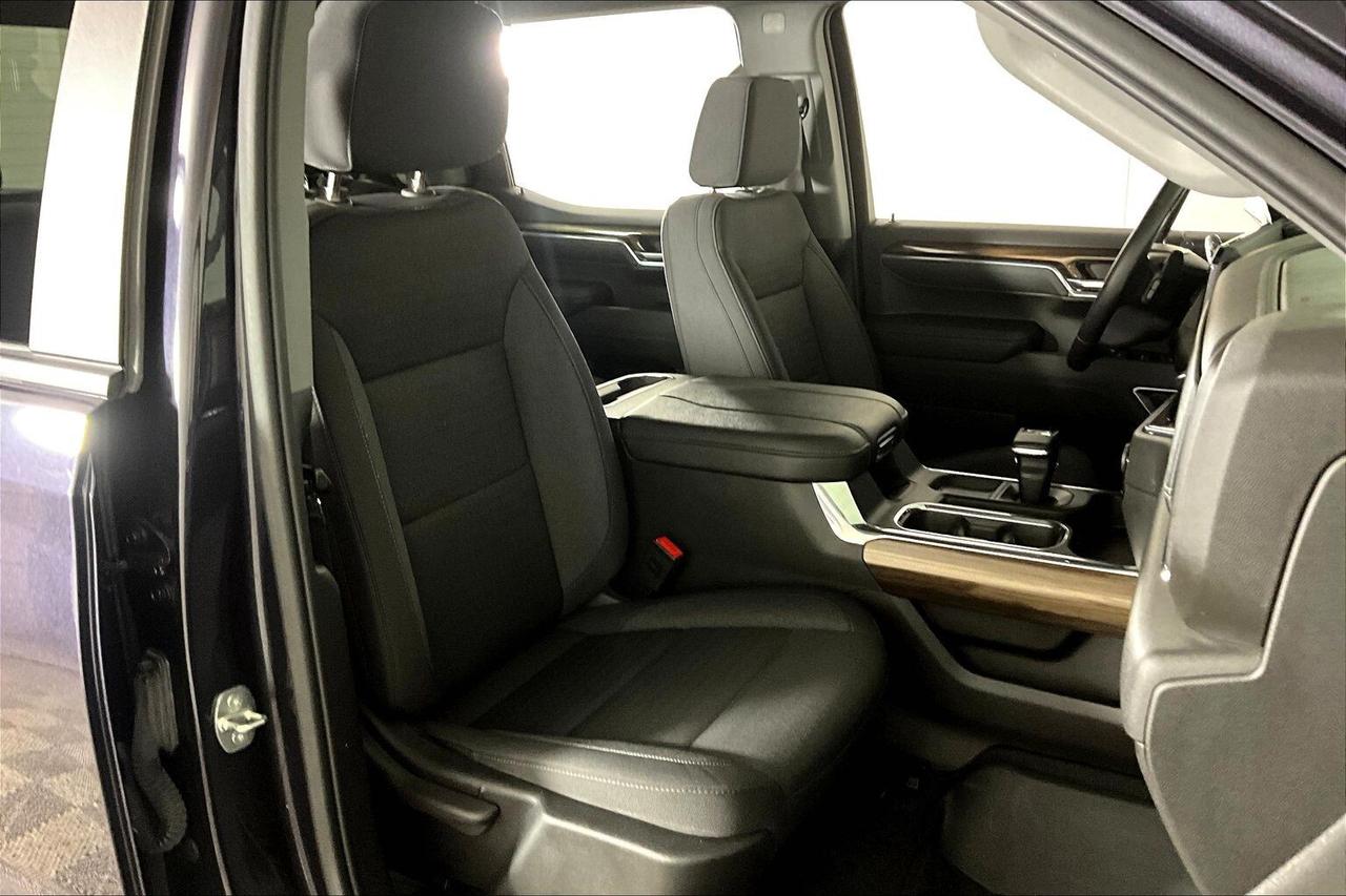 2023 Chevrolet Silverado 1500 4WD Crew Cab 147 RST Photo