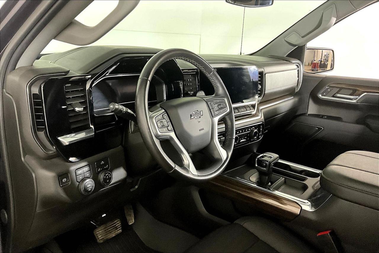 2023 Chevrolet Silverado 1500 4WD Crew Cab 147 RST Photo
