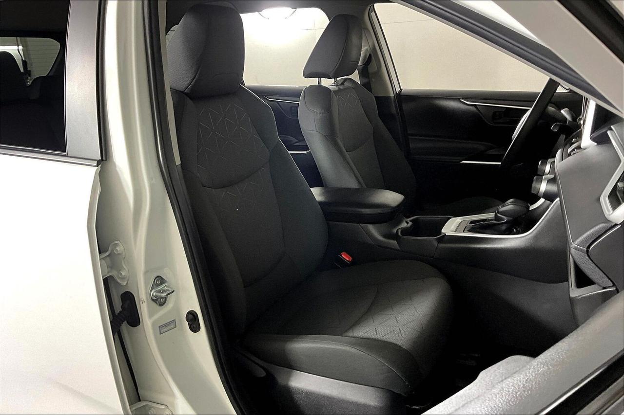 2023 Toyota RAV4 LE AWD Photo