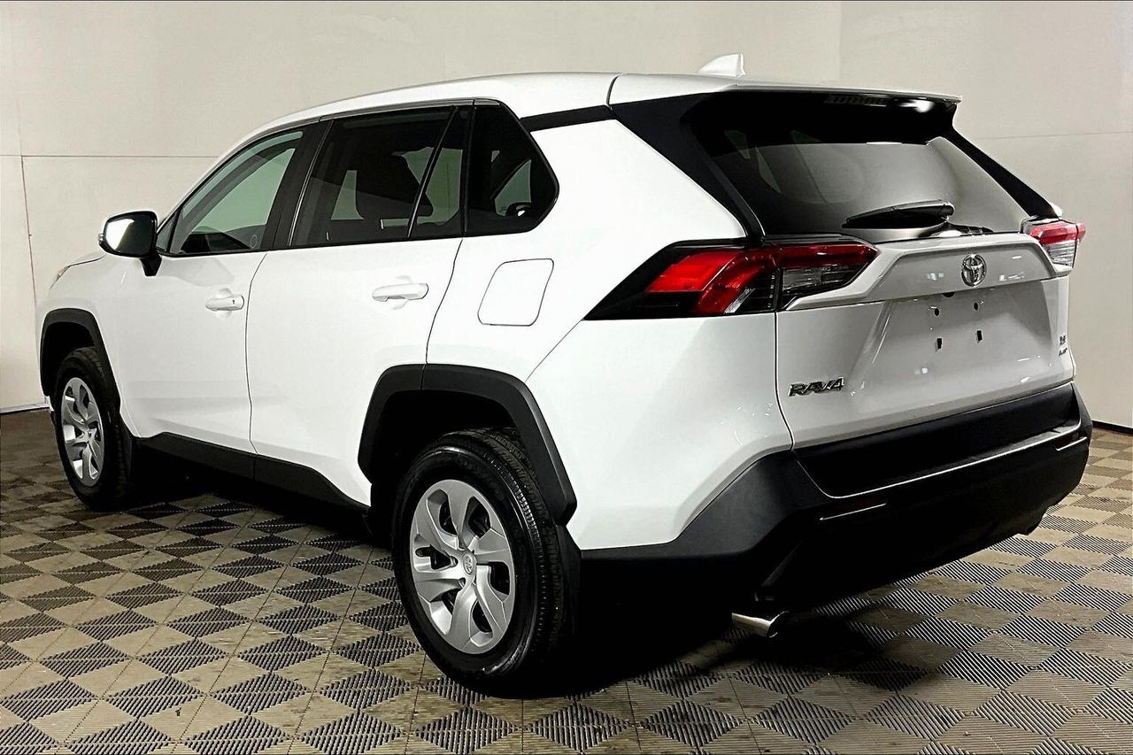 2023 Toyota RAV4 LE AWD Photo