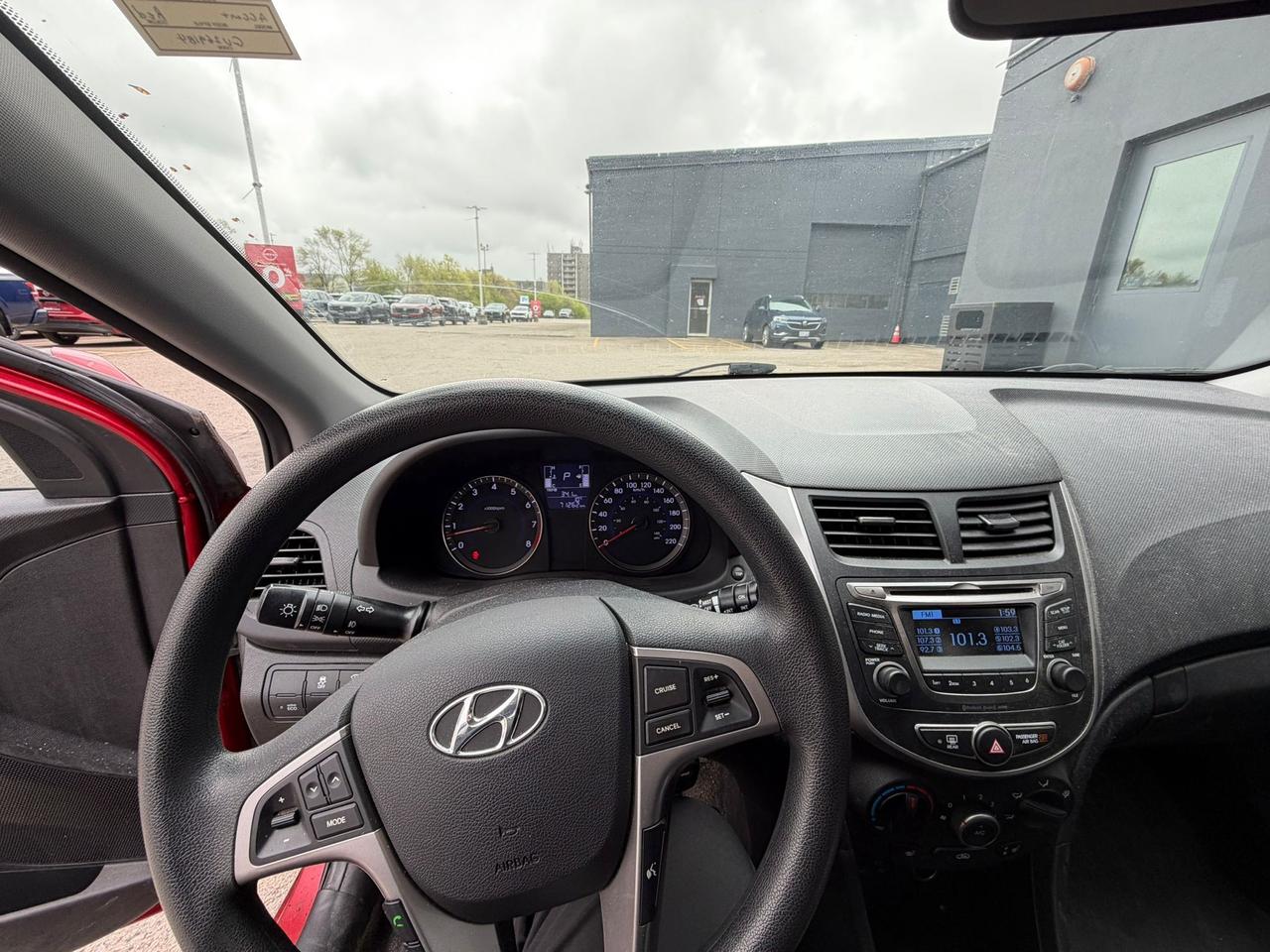 2016 Hyundai Accent SE (A6) 4dr Hatchback Photo