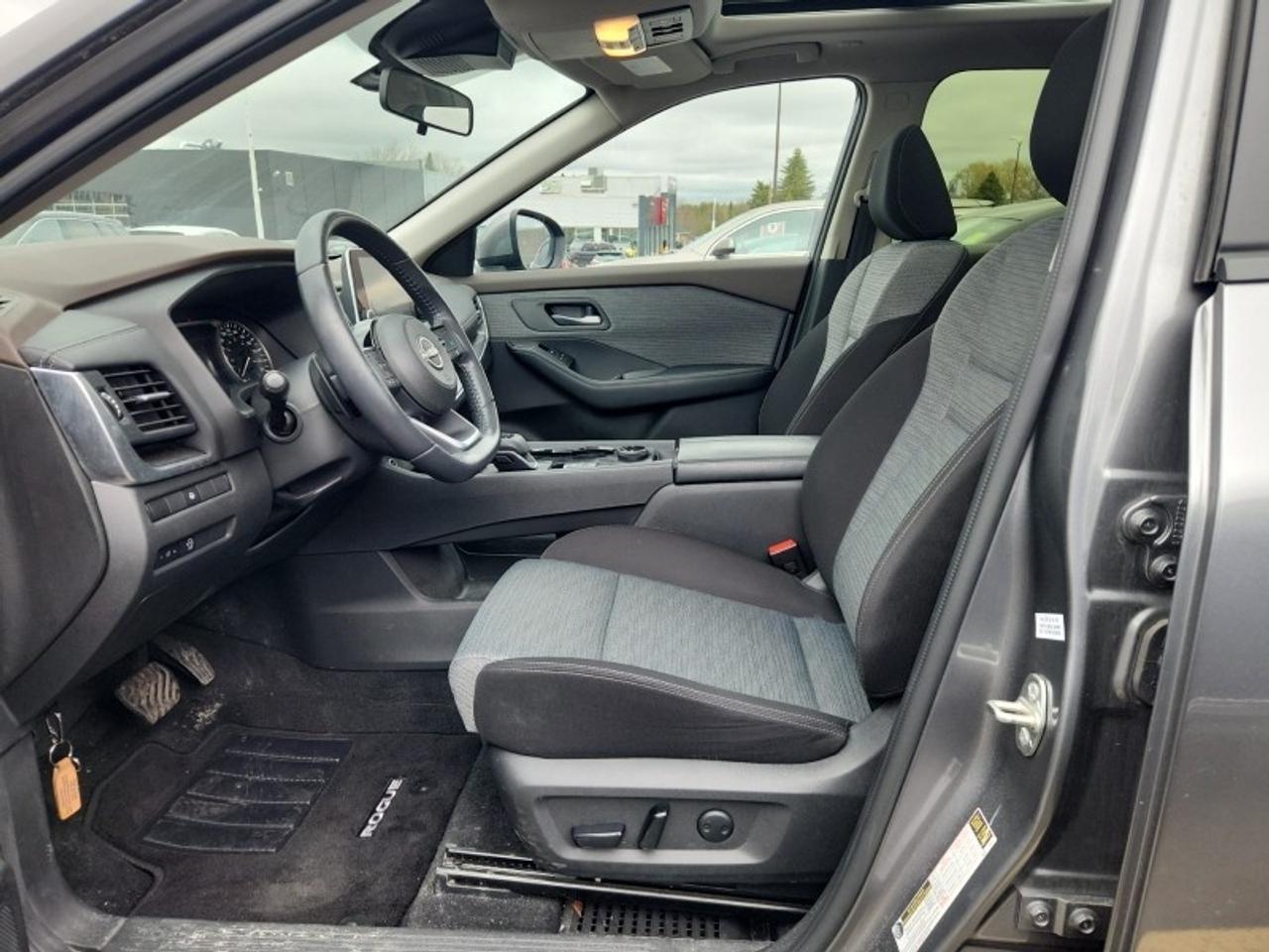 2023 Nissan Rogue SV Moonroof 4dr All-Wheel Drive Sport Utility Photo
