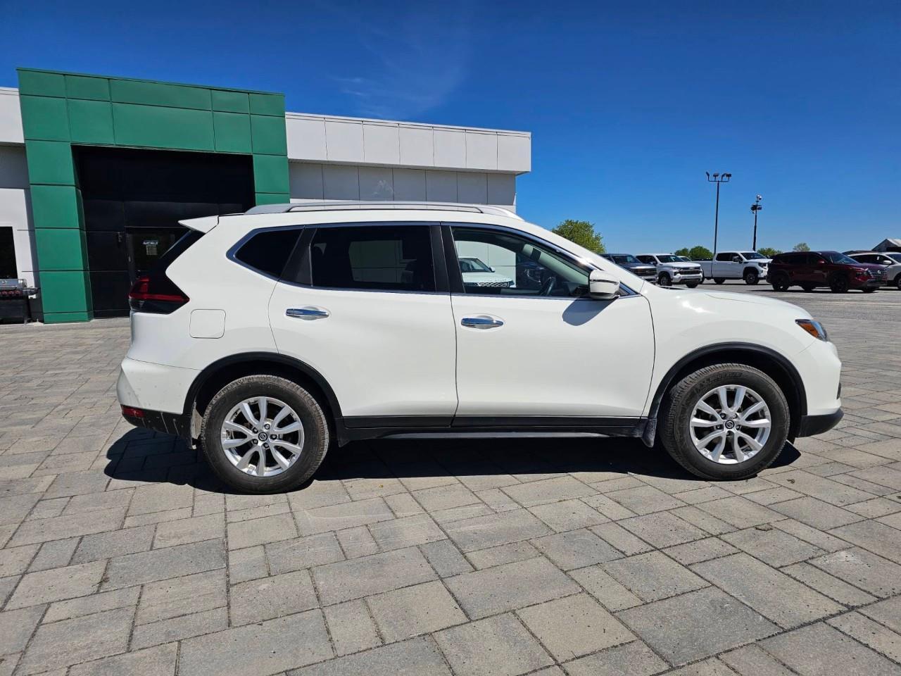 2020 Nissan Rogue S (CVT) 4dr Front-Wheel Drive Photo3