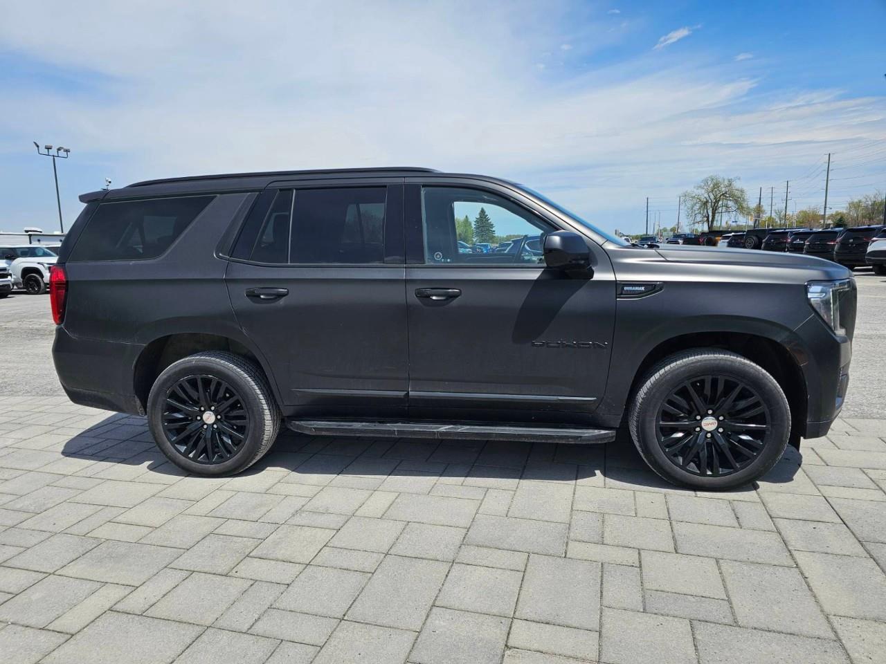 2023 GMC Yukon SLT 4X4 Photo2
