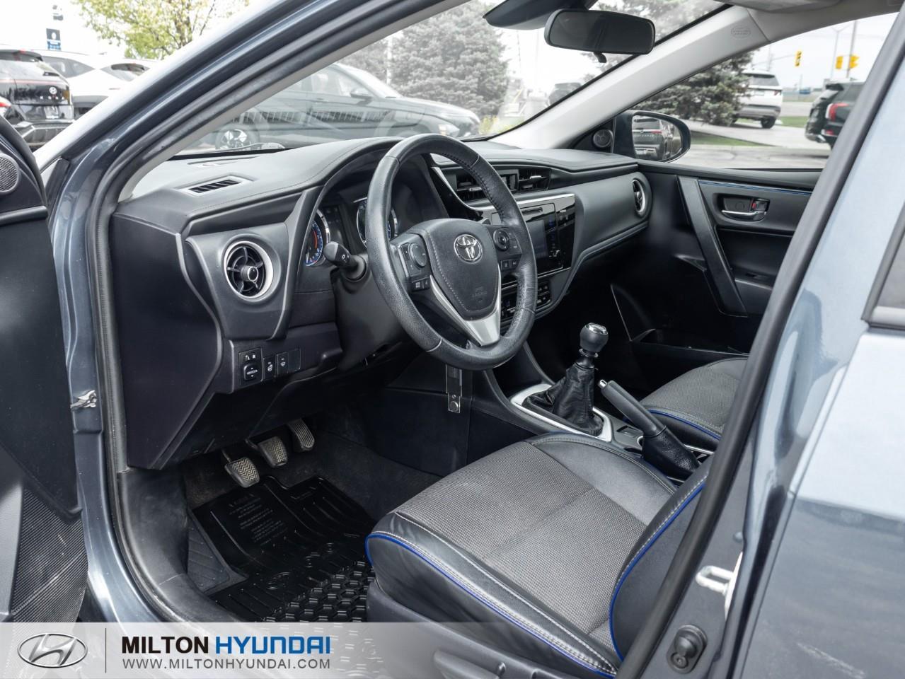 2017 Toyota Corolla SE (CVT) 4dr Sedan Photo