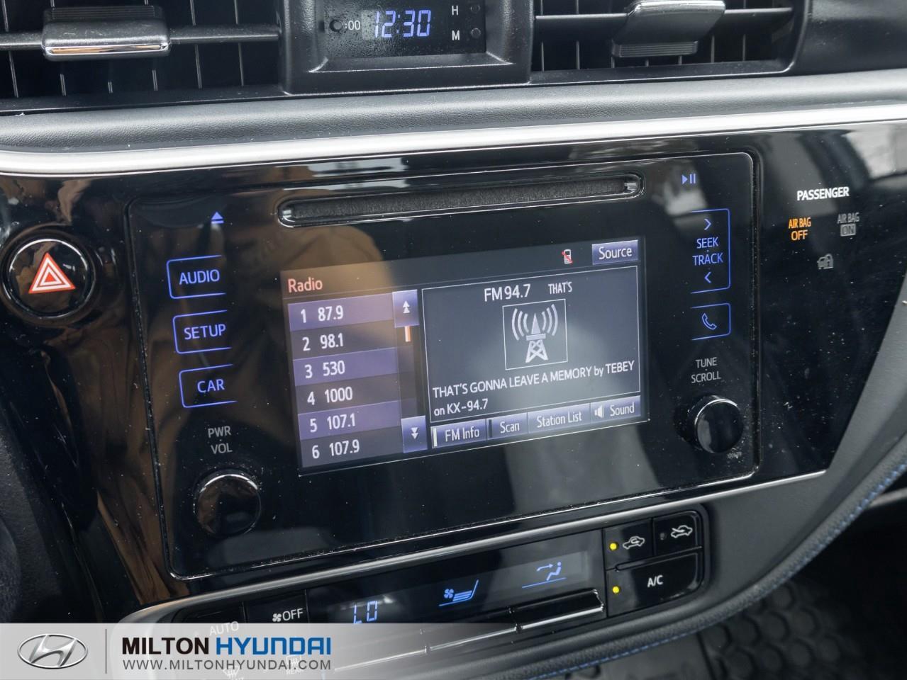 2017 Toyota Corolla SE (CVT) 4dr Sedan Photo
