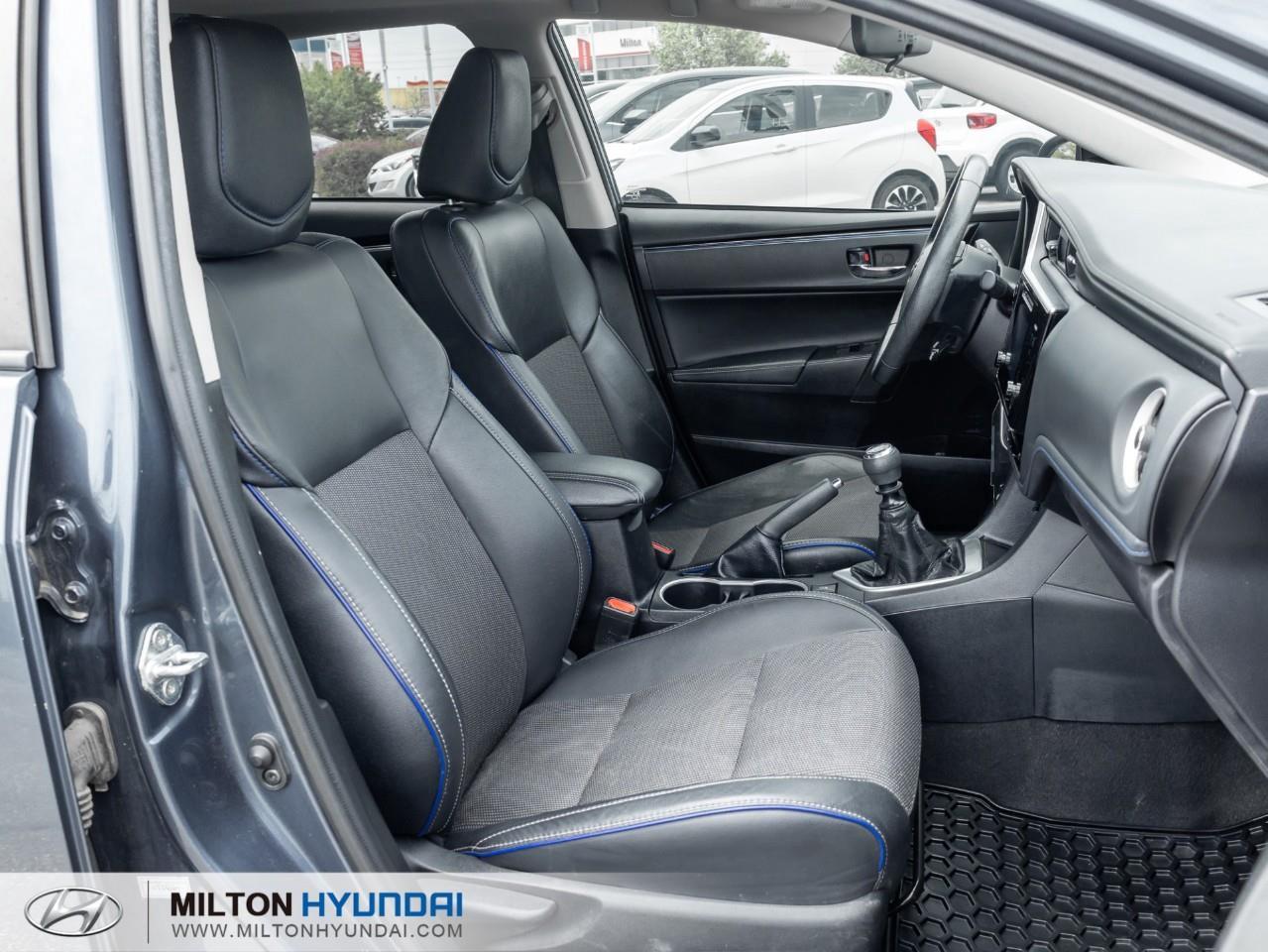 2017 Toyota Corolla SE (CVT) 4dr Sedan Photo