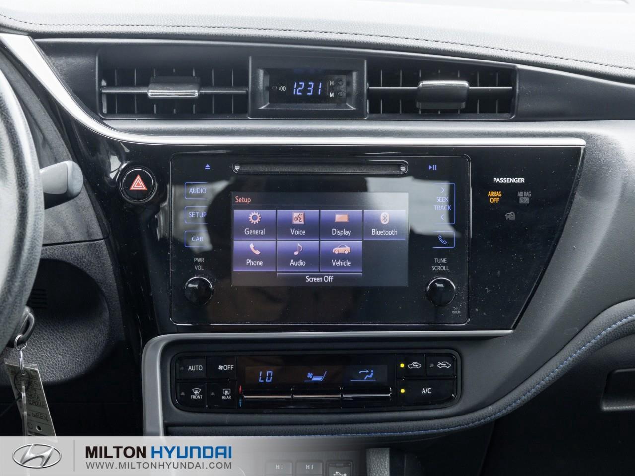 2017 Toyota Corolla SE (CVT) 4dr Sedan Photo