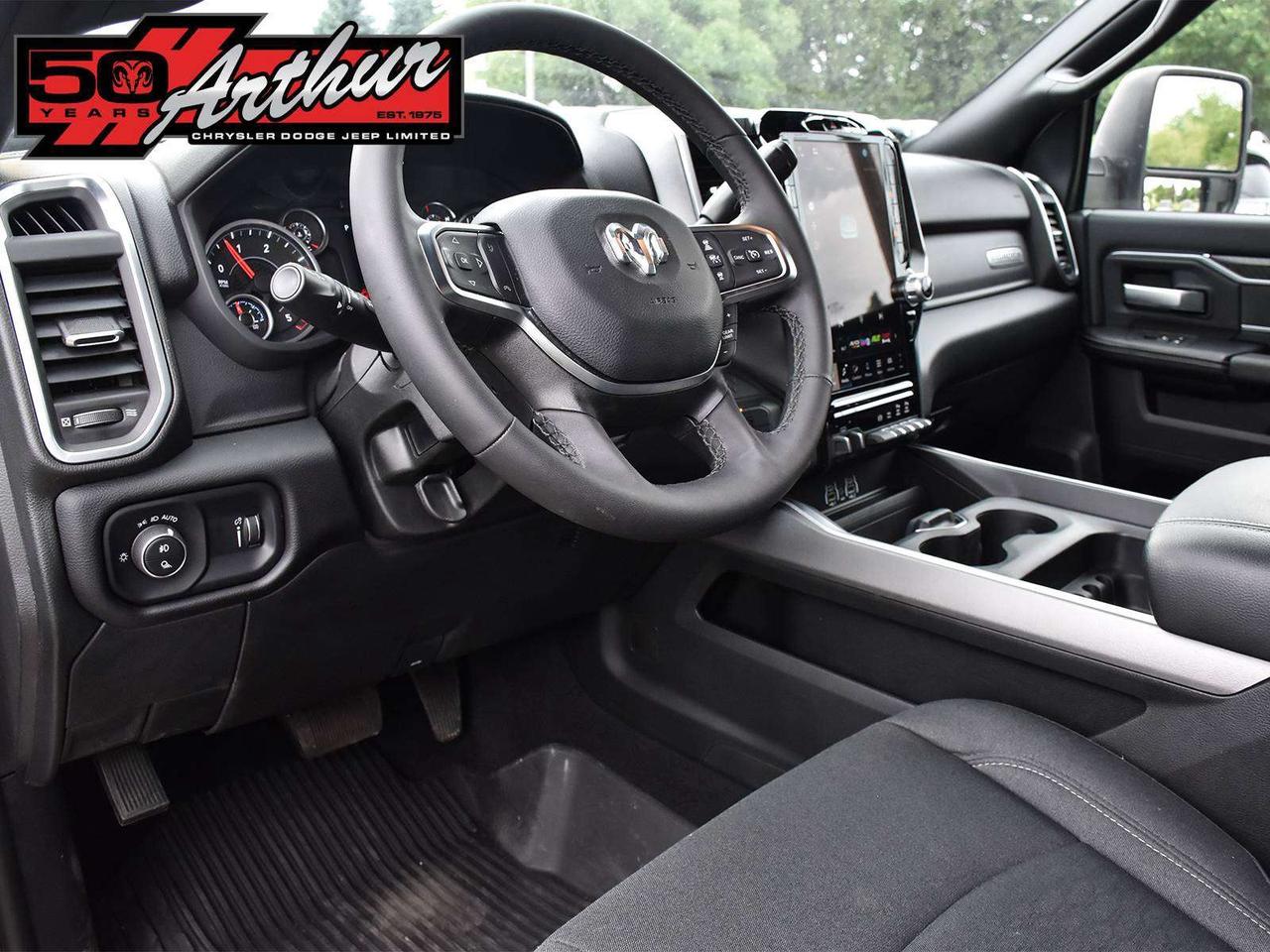 2025 RAM 2500 Big Horn Crew Cab 4x4 Photo