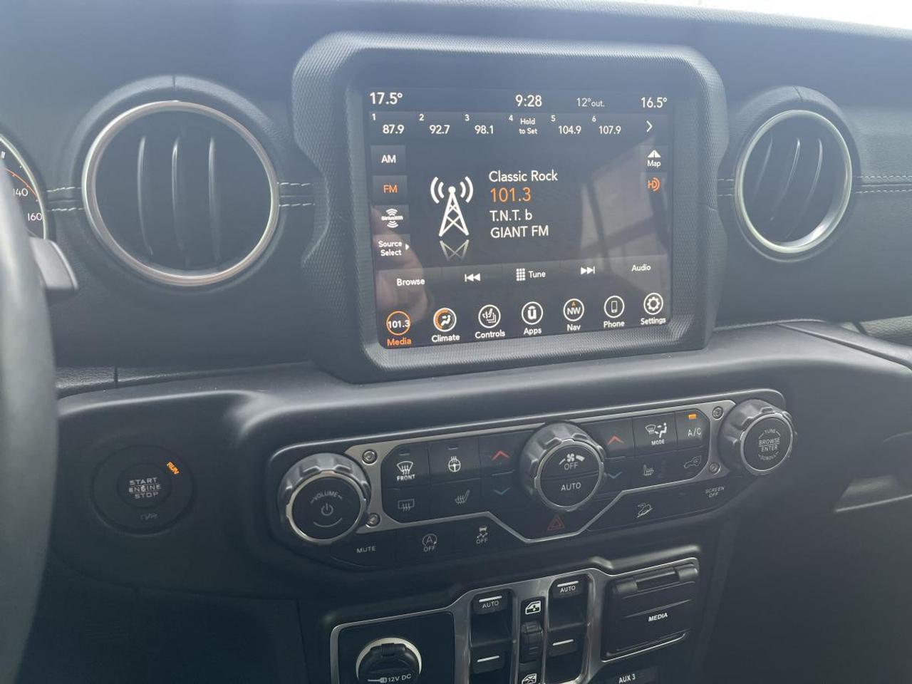 2019 Jeep Wrangler Sahara Photo