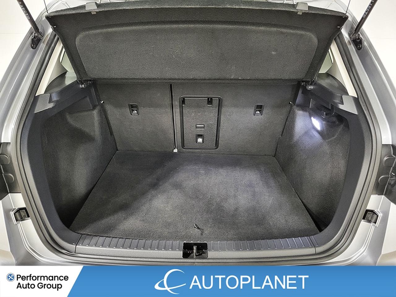 2025 Volkswagen Taos Comfortline AWD, Back Up Cam, Heated Seats! Photo
