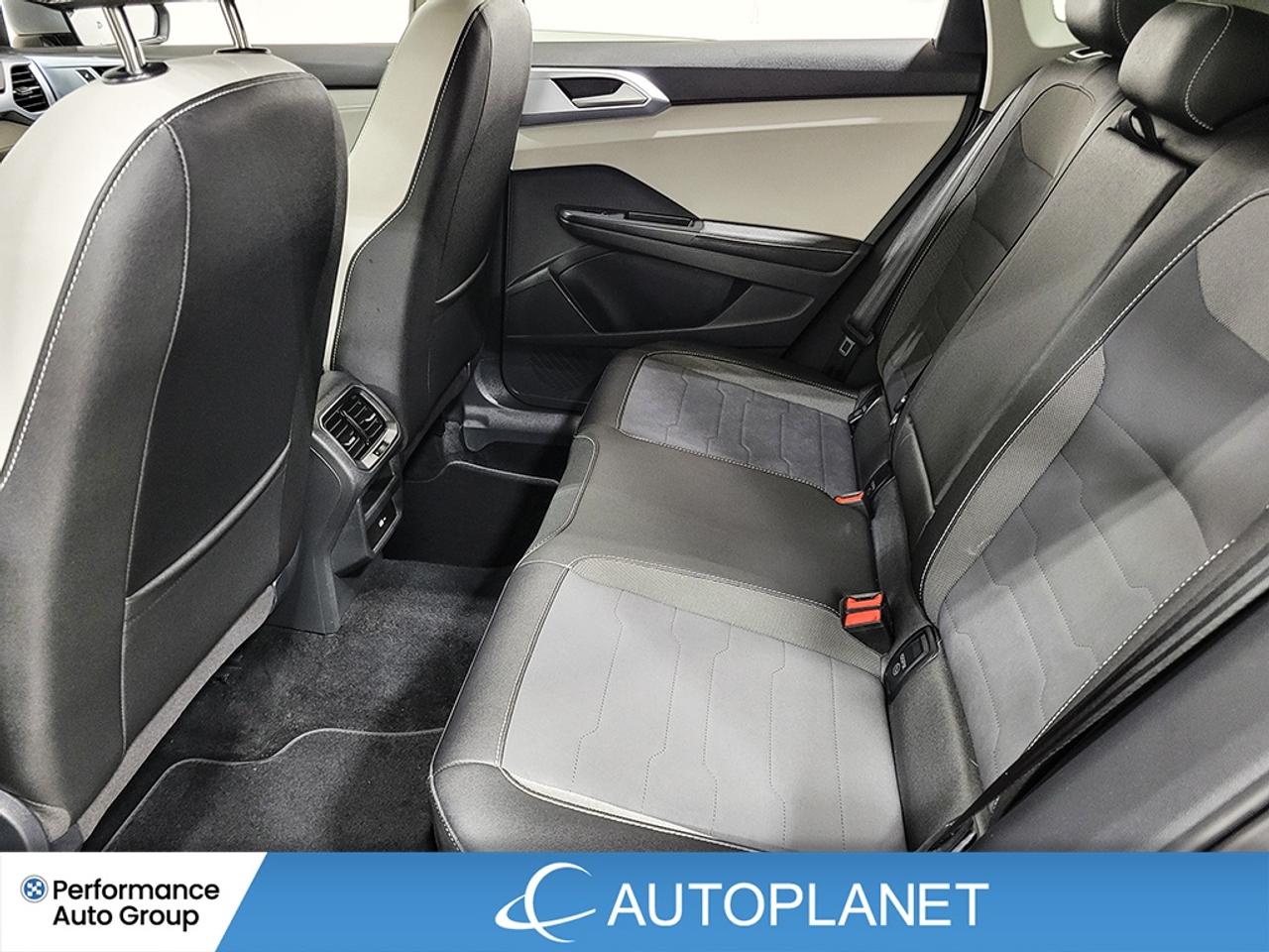 2025 Volkswagen Taos Comfortline AWD, Back Up Cam, Heated Seats! Photo