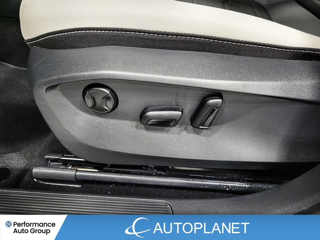 2025 Volkswagen Taos Comfortline AWD, Back Up Cam, Heated Seats! Photo