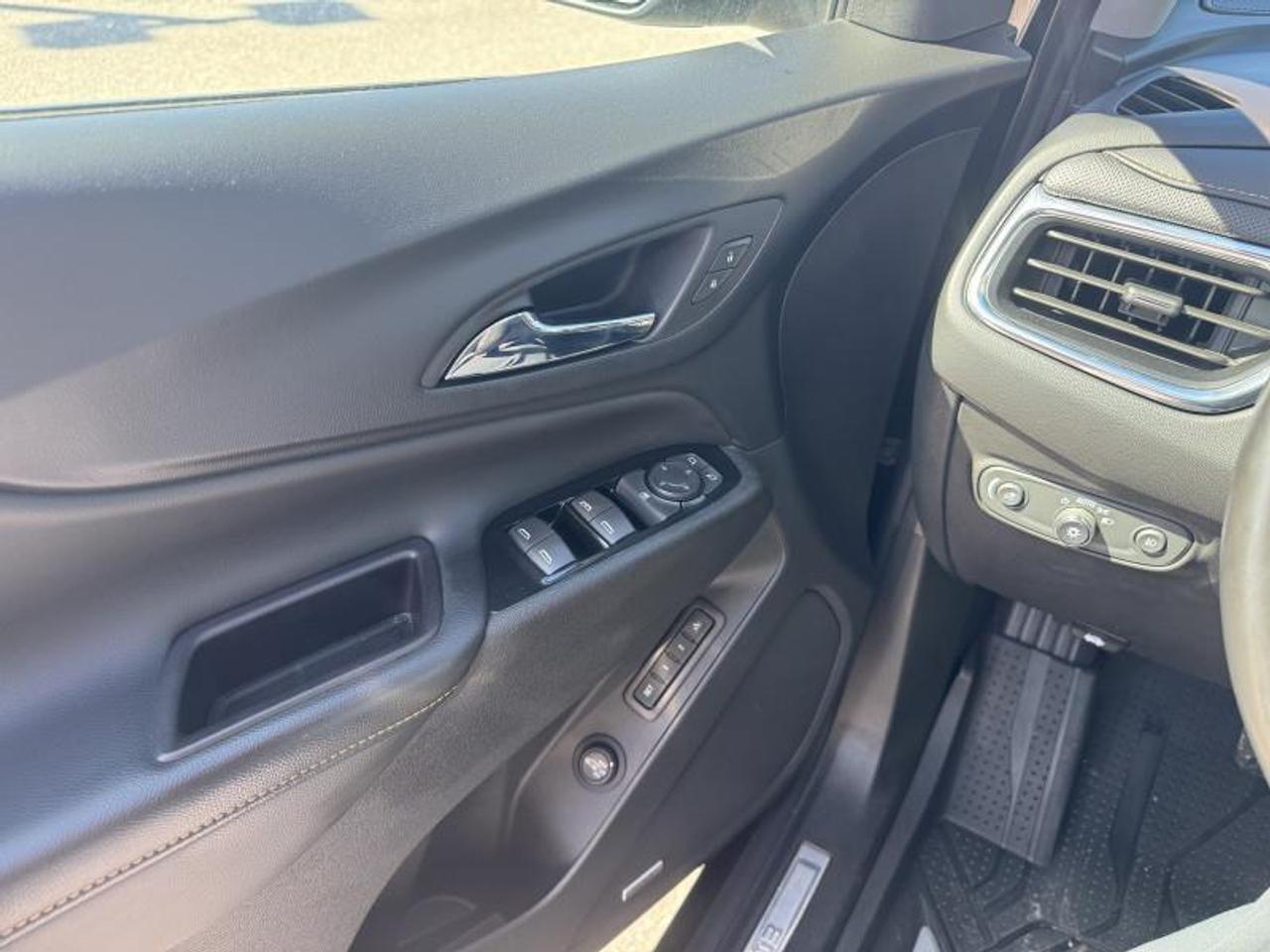 2022 Chevrolet Equinox Premier All-Wheel Drive Photo