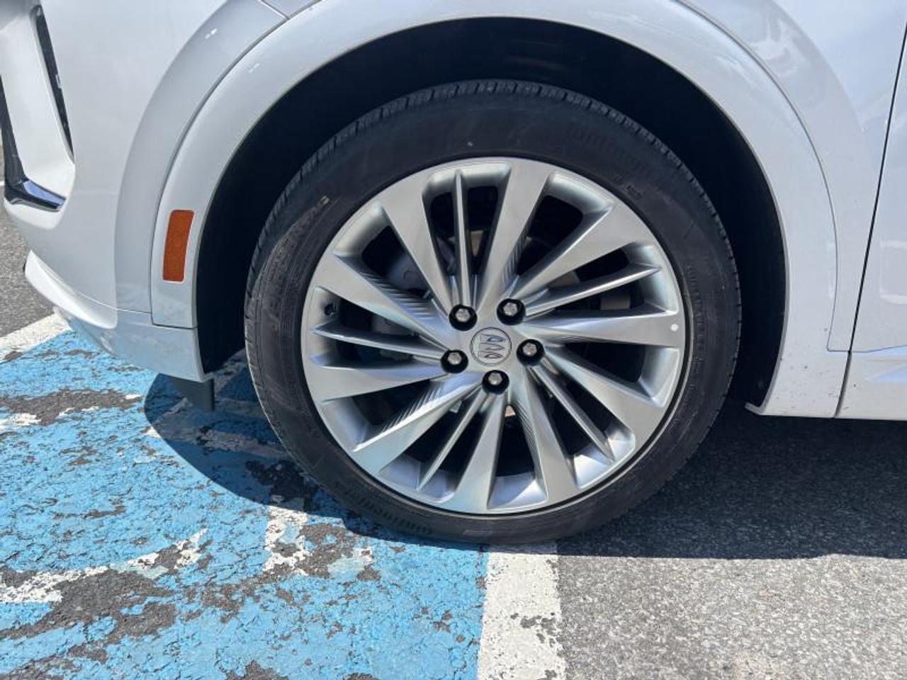 2024 Buick Envision Avenir 4dr All-Wheel Drive Photo4