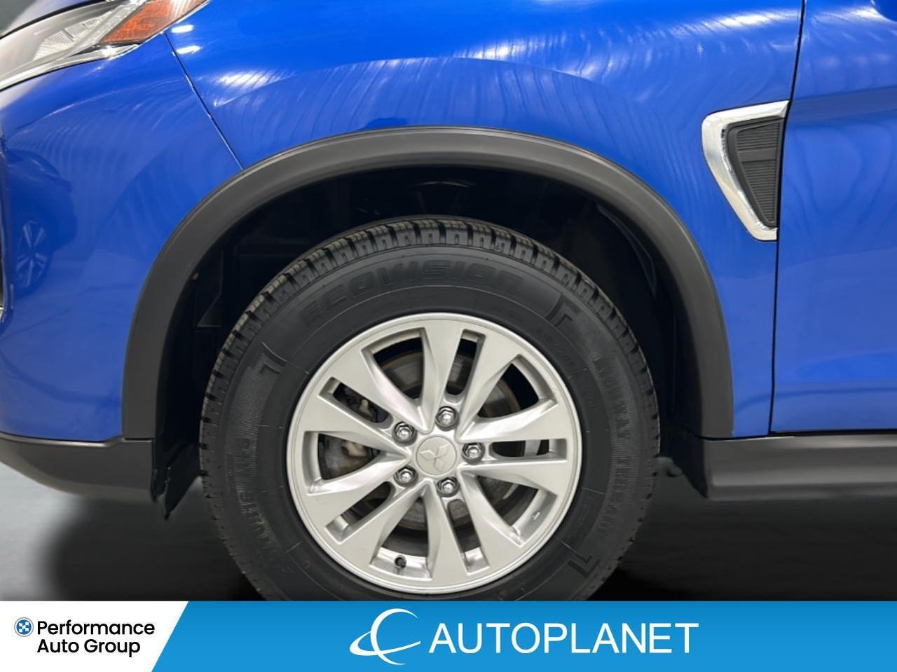 2024 Mitsubishi RVR SE AWD, Back Up Cam, Heated Seats, Apple CarPlay! Photo