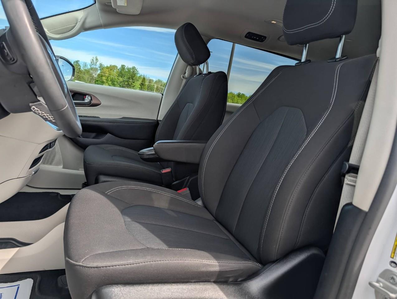 2024 Chrysler Grand Caravan SXT 7 Passenger Photo