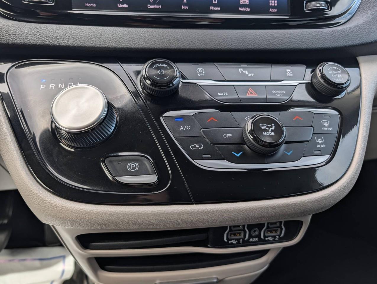 2024 Chrysler Grand Caravan SXT 7 Passenger Photo