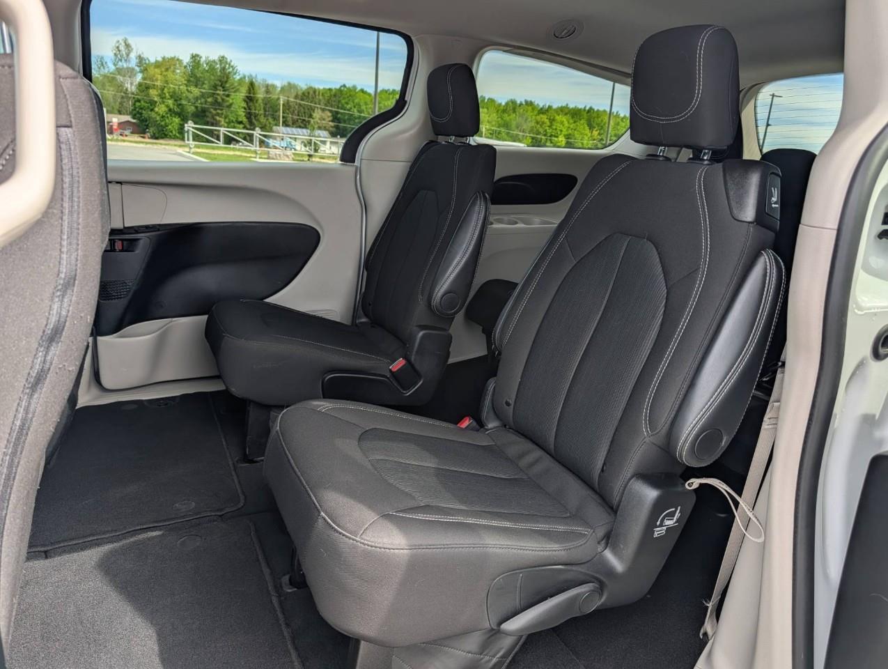 2024 Chrysler Grand Caravan SXT 7 Passenger Photo